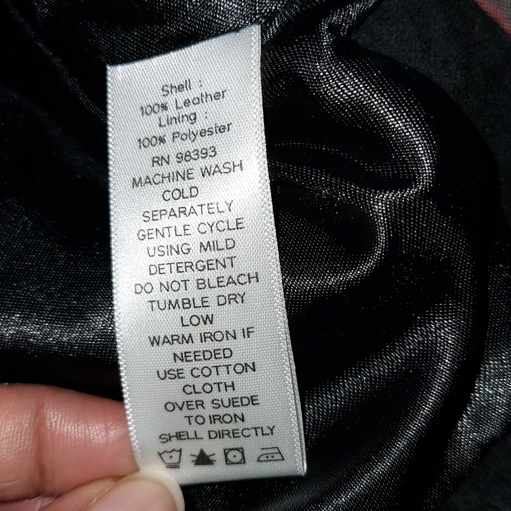 NWT Women's Dennis basso 100% Leather Sleeveless Vest, Black - Picture 9 of 10